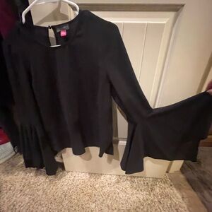 EUC bell sleeved Vince camuto dress top